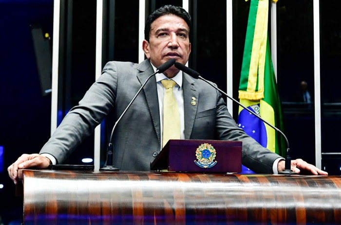 Magno Malta manifesta preocupação com ataques em escolas