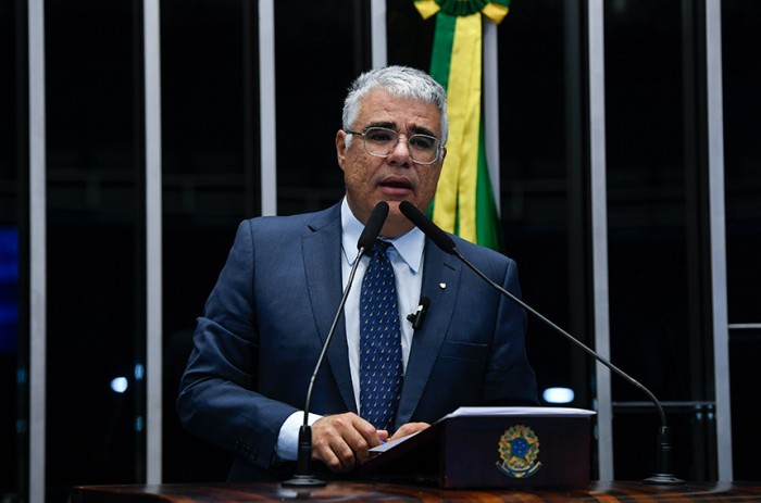 Girão celebra criação de gabinete de oposição para fiscalizar governo