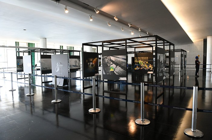 Mostra fotográfica vai lembrar os 100 dias da invasão ao Congresso Nacional