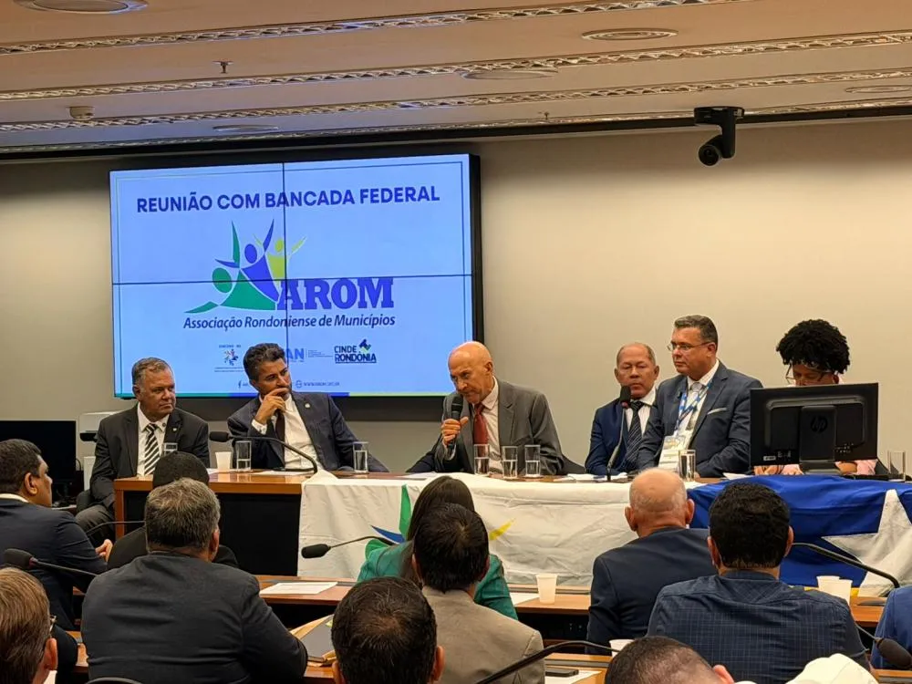 Prefeitos discutem pautas municipalistas com a bancada federal em Brasília