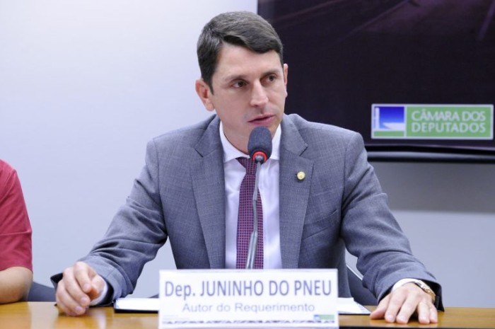 Projeto isenta de pedágio veículos registrados em município próximo da praça de cobrança