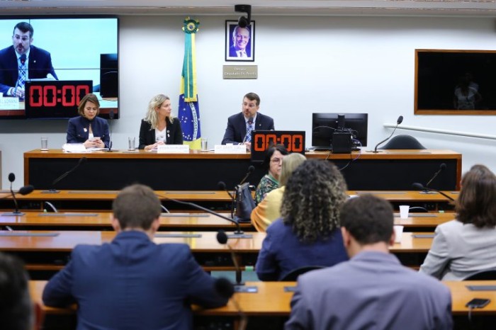 Ministério da Saúde defende taxação maior de alimentos ultraprocessados na reforma tributária
