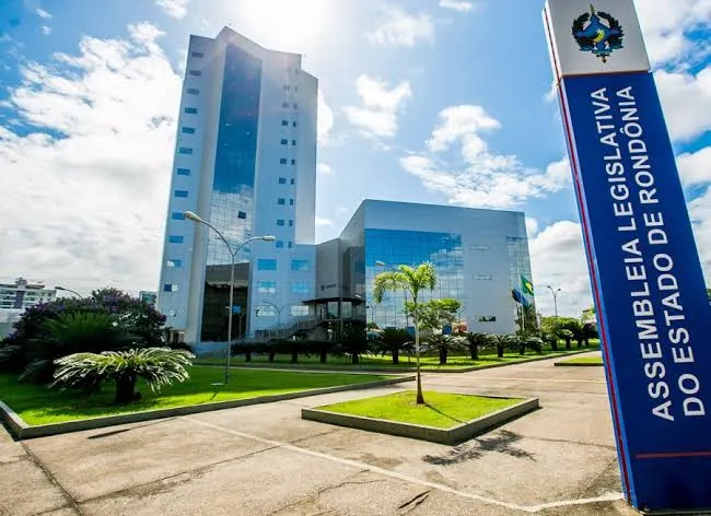 Quase R$ 100 milhões às vésperas da vedação eleitoral: projeto urgente acende alerta no MP e TCE