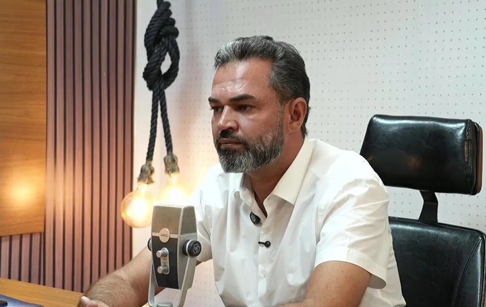 Bruno Scheid mostra que não tem rabo preso com ninguém