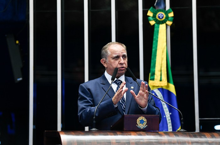 Izalci Lucas manifesta preocupação com novo arcabouço fiscal