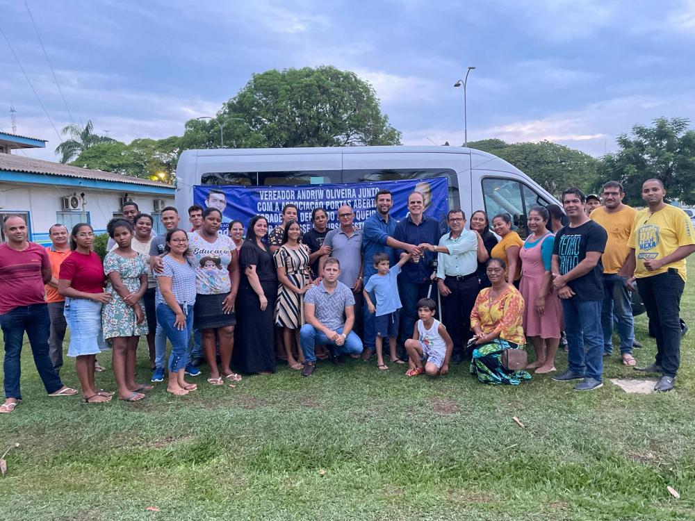Deputado Alan Queiroz participa de entrega de Van em Cujubim