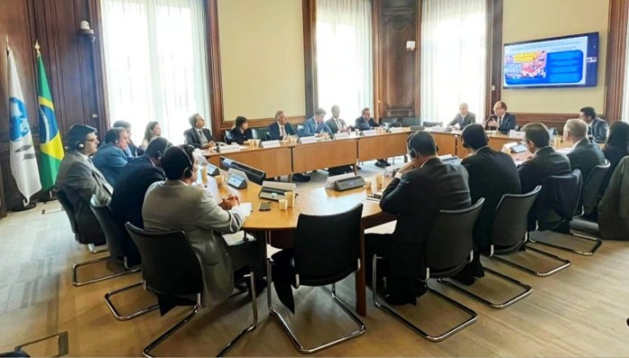 Em visita à OCDE, deputados discutem tributação de empresas multinacionais