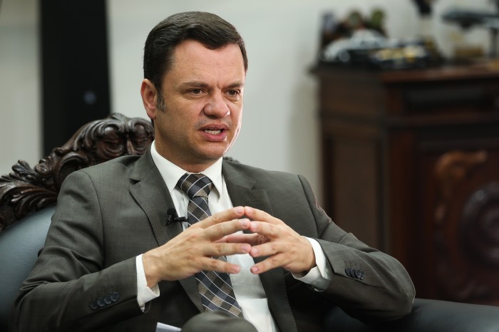 Torres deixa sede da PF após depoimento sobre ação da PRF nas eleições