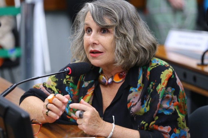 Comissão aprova proposta que garante envio gratuito de texto e de áudio para serviços de emergência