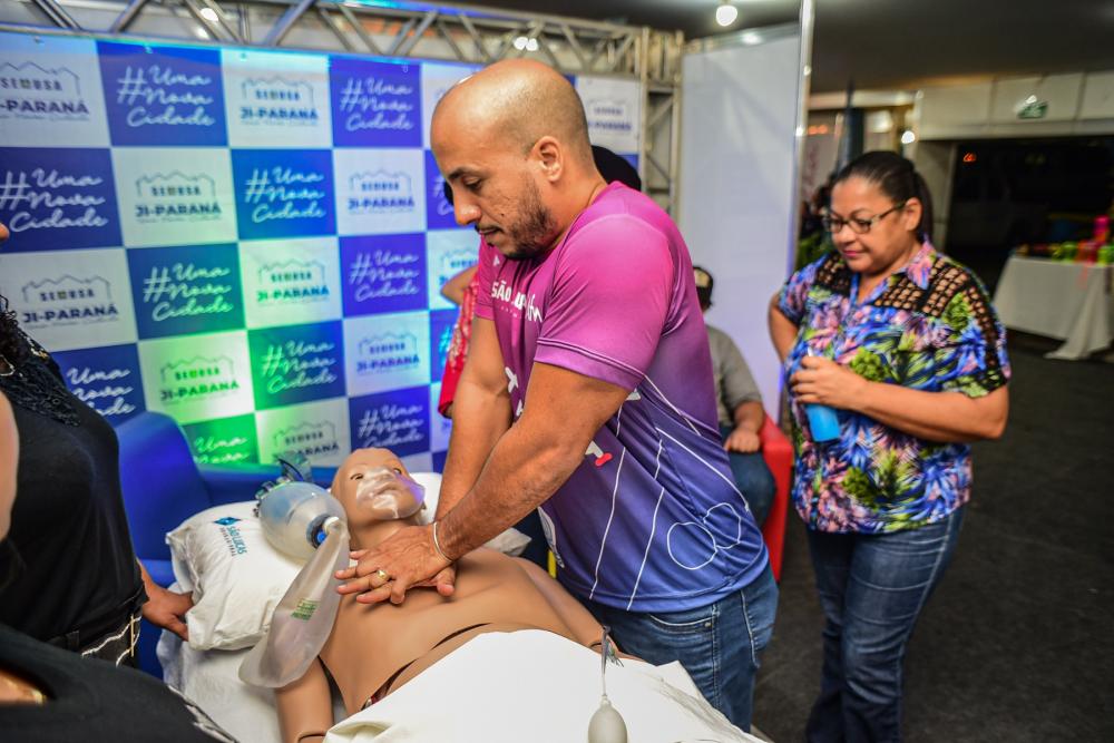 Semusa prossegue com vacinações e testes rápidos na Expojipa