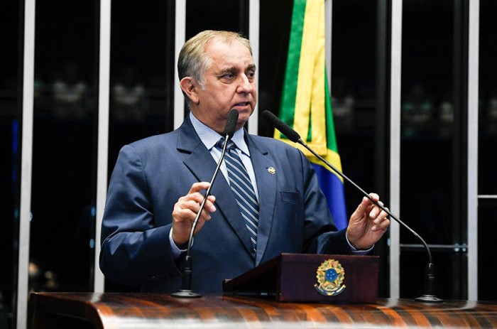 Izalci pede para alterar MP que transfere recursos do Sesc e Senac para Embratur
