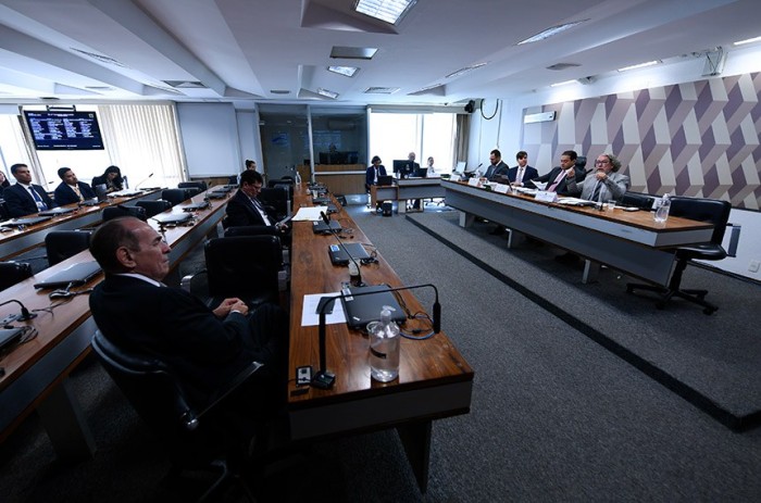 Debatedores divergem sobre favorecimento do réu em decisão penal com empate