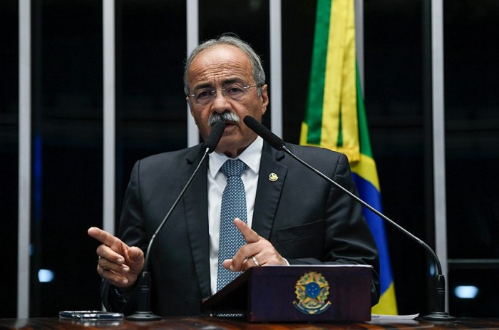 Chico Rodrigues é contra uso de recursos do Sesc e Senac na Embratur
