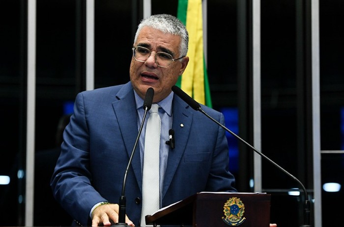 Eduardo Girão critica que o STF, e não o Senado, decida sobre descriminalização de maconha