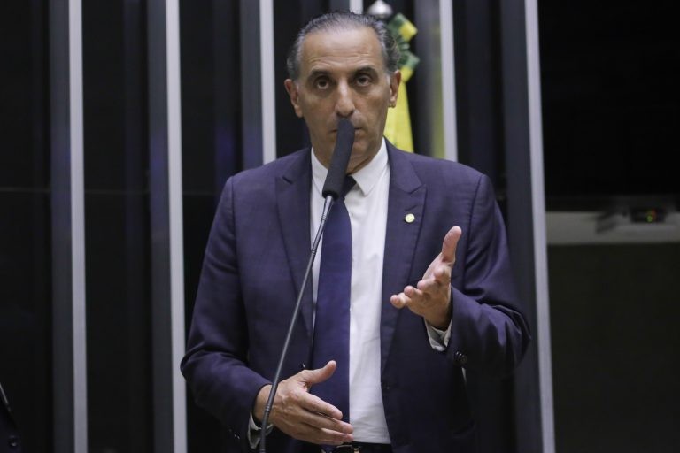 Câmara aprova acordo entre Brasil e Emirados Árabes Unidos para cooperação em assuntos aduaneiros