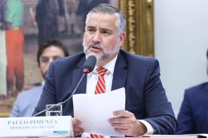 Pimenta nega a contratação de influenciadores pelo governo e defende PL das Fake News