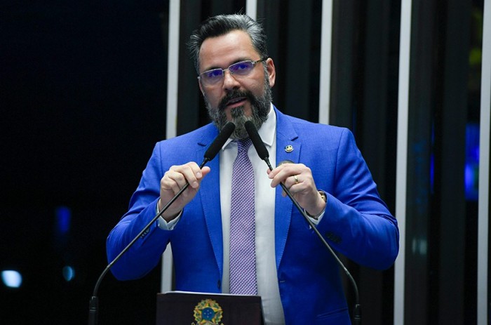 Alan Rick se manifesta contra perda de recursos do Sesc e do Senac